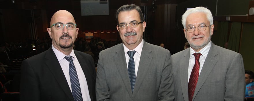 César Pascual, director general de Coordinación Asistencial; Manuel Molina, viceconsejero de Sanidad, y Pablo Clavo, director general de Recursos Humanos del Sermas.