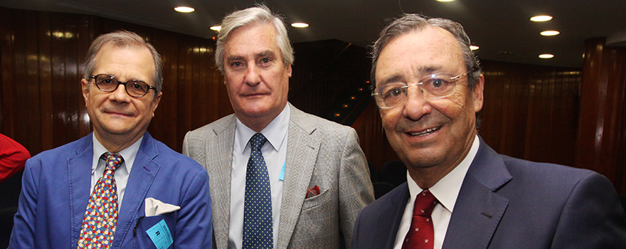 José Carlos Díaz, presidente de Secom; José Luis Puerta, miembro del Consejo Asesor; y Mario Mingo, expresidente de la Comisión de Sanidad del Congreso de los Diputados.