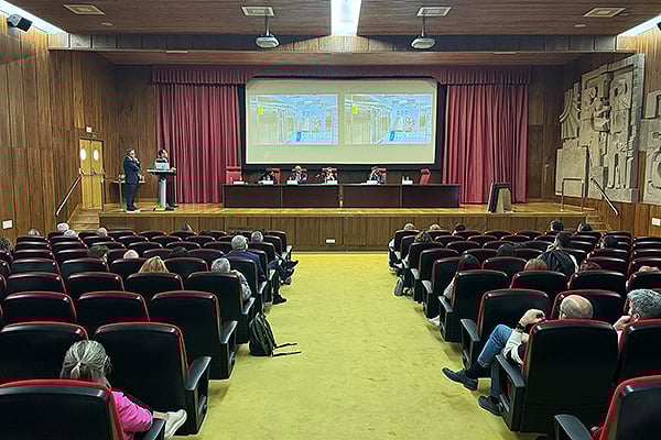 Aspecto de la sala durante la mesa 'Desafíos y oportunidades de la Ley de Contratos por valor. ¿Qué están haciendo las empresas?'