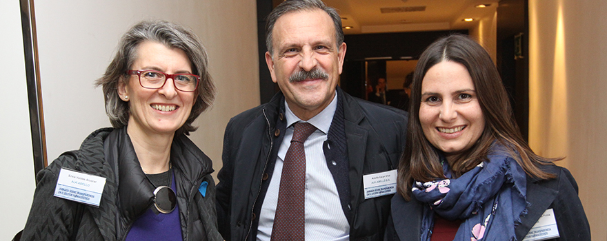 Silvia Valdés y Adolfo Galán, ambos de ALK Abelló, y Arancha Burgos, de Celgene. 