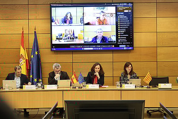 Los consejeros de Salud de Cataluña, Navarra y Andalucía se han conectado telemáticamente al CISNS.