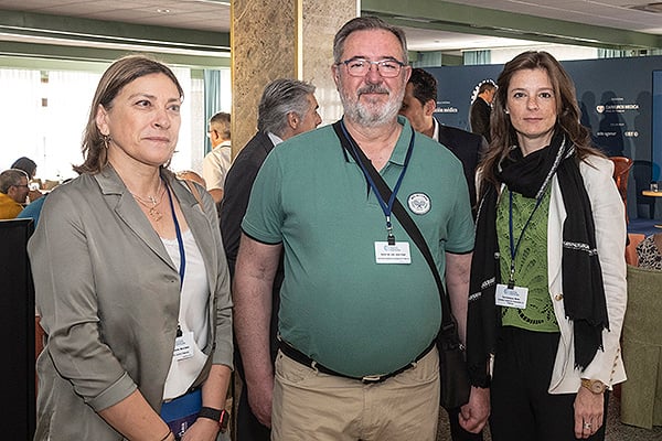Belén Martínez, técnico del Servicio de Mantenimiento del Hospital Río Carrión en Palencia; Jesús Ángel Santos, técnico de Ingeniería y Mantenimiento de la Gerencia Asistencia Sanitaria de Palencia; y Míriam Ruiz, técnica del Servicio de  Mantenimiento del Complejo Asistencial Universitario de Palencia.