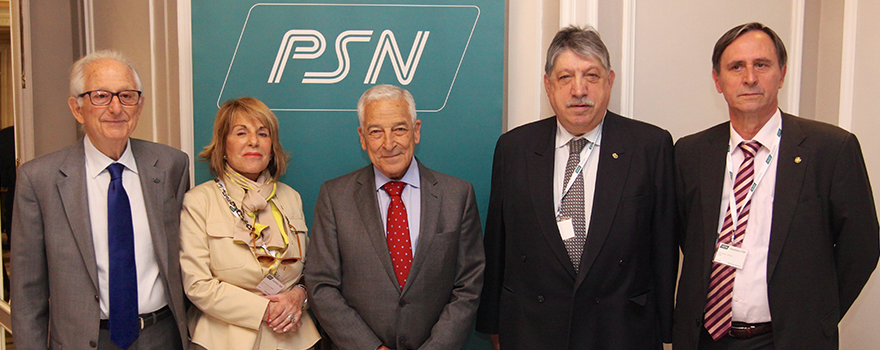 De izquierda a derecha: Alfredo Milazzo, presidente de la Fundación Ad Qualitatem;  Carmen Rodríguez Menéndez, vicepresidenta de PSN; Miguel Carrero, presidente de PSN; y Miguel Triola, vicepresidente segundo de PSN.