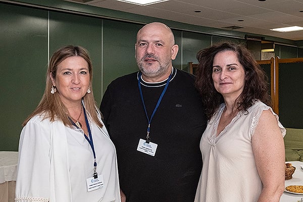 Supervisores de Recursos Materiales en el Hospital 12 de Octubre: Purificación Perdigón, Hospital de Getafe; Iván Encabo, Hospital 12 de Octubre; y Carolina Clemente, Infanta Leonor.