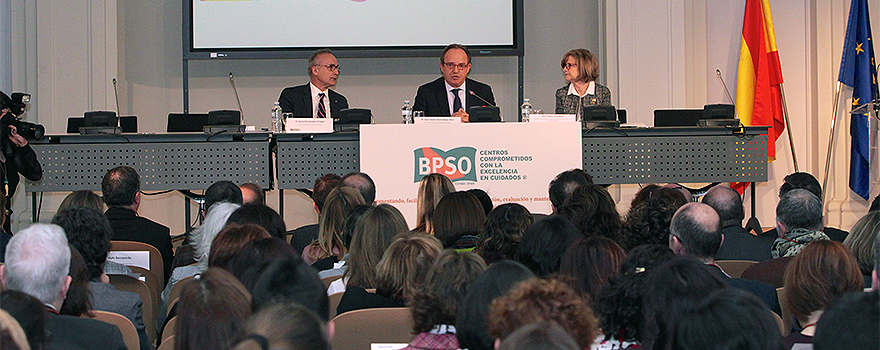 Acto inaugural con Jesús Fernández, José Javier Castrodeza y Doris Grinspun.