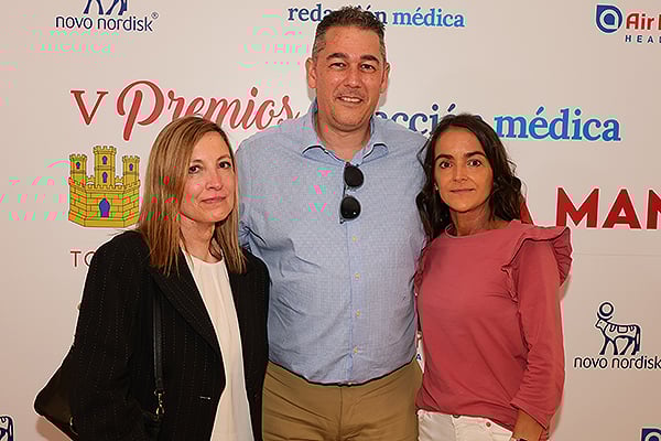 María Isabel Rosa, enfermera de la Unidad de Enfermería Cardiovascular del hospital de Guadalajara; Francisco Valverde, subdirector de Enfermería de Atención Hospitalaria del Hospital de Guadalajara; Ana Carolina Gálvez de Lucas, enfermera de la Unidad de Enfermería Cardiovascular del hospital de Guadalajara.