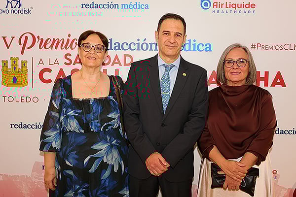 María Dolores Fernández, vocal de la Asociación Afanion; Antonio Acebal, vicpresidente de la Asociación Afanion; y Yolanda Fernández, vicepesidenta de la provincia de Toledo de la Asociación de Afanion.