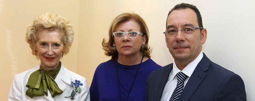 Pilar Fernández, vicepresidenta del Consejo General de Enfermería; Sara Gascón, secretaria general del Codem; y José Luis Cobos, director del Instituto Español de Investigación Enfermera.