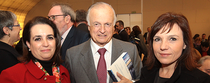 María José Sancho, de Mundo Farma, Francisco Zaragozá, catedrático de Farmacología y Lucinda Villaescusa de la Universidad de Alcalá.