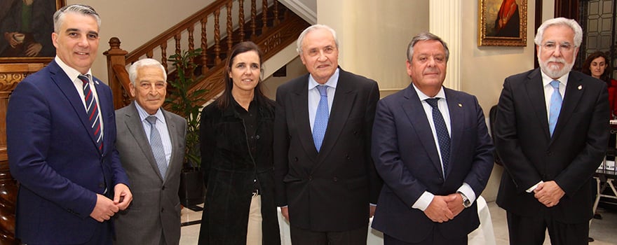 Miguel Ángel Viso, diputado por Ourense en el Congreso; Carrero; Pilar Rojo Noguera, presidenta de la Comisión de Asuntos Exteriores del Congreso; Onega; Ancochea; Santalices.