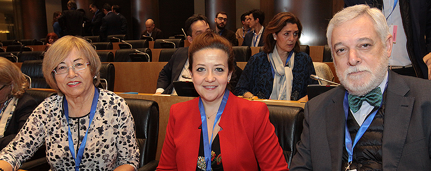 Equipo de Sociedad Española de Radiología Médica: Gloria Gamo; Fátima Matute, secretaria general; Ángel Gayete, presidente.