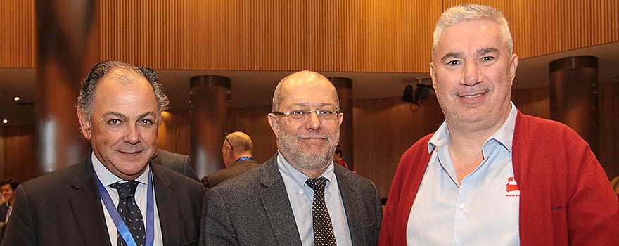 Ángel Luis Rodríguez de La Cuerda, director general de AESEG; Francisco Igea, portavoz de Sanidad de Ciudadanos en el Congreso; Rafael Basterrechea, vicepresidente de Avite.