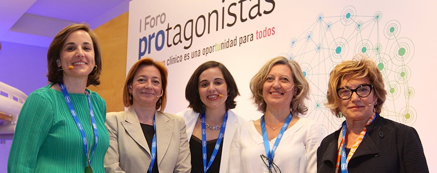 Elena García, Marta Maislán e Itiziar Guerra, todas de Roche, Cristina Avendaño y Mercé Boada.