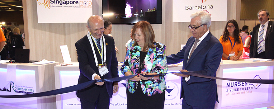 Máximo González Jurado, Annette Kennedy, presidenta del CIE y Jesús Sánchez Martos, consejero de Sanidad de Madrid, cortan la cinta y dan el pistoletazo de salida al encuentro. 