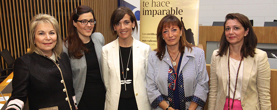 Cristina Contel, Rosa García, directora de Calidad de la Policlínica Nuestra Señora del Rosario de Ibiza; Marta Serrano, Yolanda Herreros y Soledad Seisdedos, directora de la Delegación de Baleares de Aenor. 