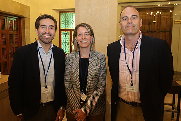 De BMS: José María Álvarez, director de Acceso Regional; Alexandra Estévez, gerente; y Felix Tapetado, responsable.