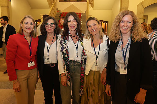 Ana Bosch; María José Calvo; Ainhoa Aranguren; Cristina González, Market Acceso de GSK;  y Sonsoles Gómez, directora de Acceso Regional y de Hospitales de GSK.