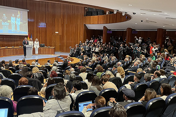 Aspecto de la sala durante el traspaso de la cartera ministerial de Sanidad de José Miñones a Mónica García.