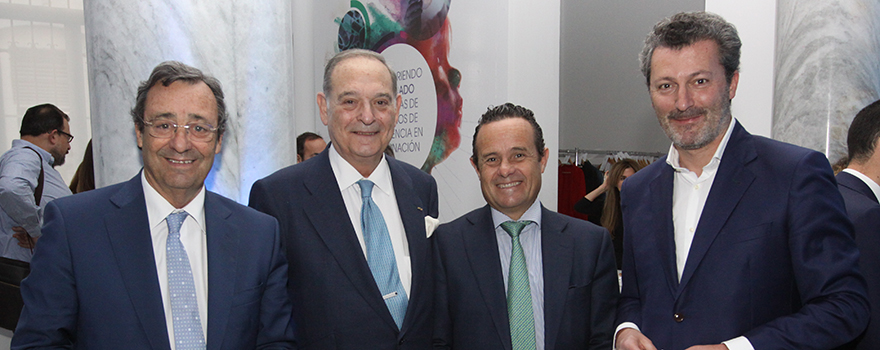 Mario Mingo, ex presidente de la Comisión de Sanidad del Congreso de los Diputados; Alfonso Monfort; Félix Benguria, de Sanofi Pasteur, y Santiago Cervera, exconsejero de Salud de Navarra y CEO de Healthy Numbers.