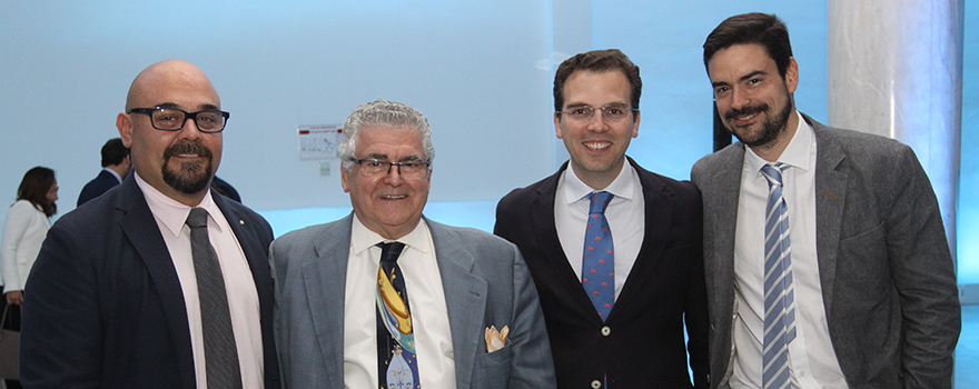 Carlos del Giudice, gerente de Acceso Regional de Sanofi Pasteur; Jesús García Pérez, presidente de la Sociedad Española de Pediatría Social; Juan luis López-Belmonte, y José María Guillén, de Sanofi.