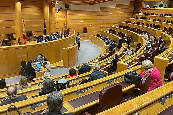 Aspecto de la sala durante la constitución de la Comisión de Sanidad del Senado.