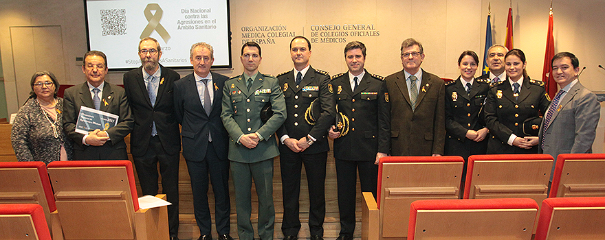 Foto de familia al terminar la presentación de los resultados del Observatorio.