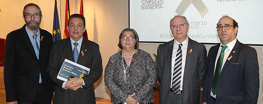 Manuel Muñóz García de la Pastora, presidente del Colegio de Médicos de Ávila; Gaspar Garrote Cueva, secretario general del Colegio de Médicos de Cádiz, Rosa María Marín Montero, secretaria general del Colegio de Médicos de Córdoba; José Manuel Bendaña, secretario general del Colegio de Médicos de Ourense; Luis Alfonso Pérez, secretario general del Colegio de Médicos de Zamora. 