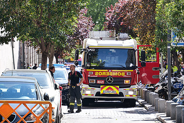 Dotación de bomberos en las inmediaciones del Consejo Económico y Social.