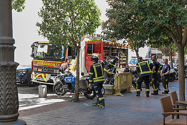 Al lugar han acudido nueve dotaciones de los Bomberos del Ayuntamiento de la capital.