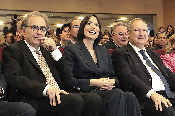 Joan Subirats, Diana Morant y Jordi Hereu, ministro de Industria.