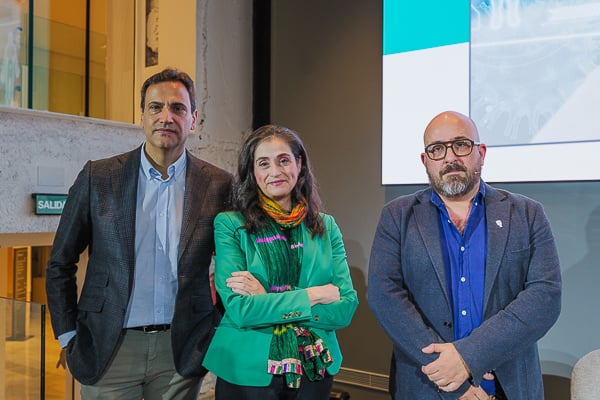 José Antonio Morales, representante del Sector de Salud Digital de Fenin; Pilar Navarro, directora de Innovación de Fenin; y Josep Munuera, jefe de Diagnóstico por Imagen del Hospital Sant Pau de Barcelona y experto en tecnologías digitales aplicadas a la salud.