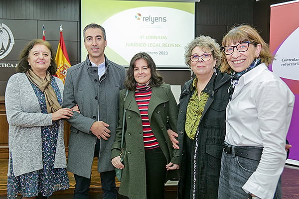 Manuela Castilla Fernández, jefa de servicio de Responsabilidad Patrimonial del Sermas; Juan Ignacio Díaz Marcos, jefe del Área de Responsabilidad Patrimonial; María José corazón Galindo, jefa de la Unidad Técnica de Coordinación; Mercedes Velazquez, miembro de esta Unidad; e Inés Puentes, jefa del gabinete jurídico del hospital de Fuenlabrada.