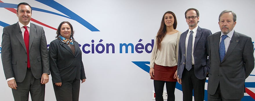 José Miguel Gil, Isabel Aranda, Celeste Amaya, Miguel Santed y Luis Picazo en el plató de Redacción Médica. 