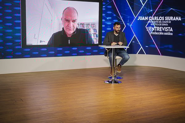 Siurana asegura que, siendo funcionario, siempre ha escogido la atención en la sanidad pública: 