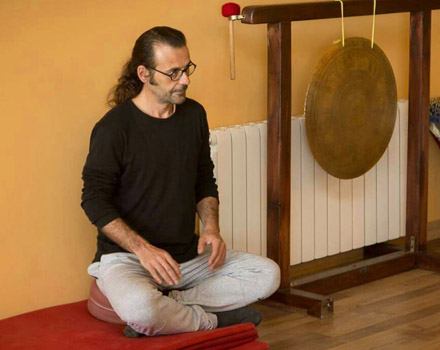 Juan Carlos Sánchez en su faceta de psicólogo con formación en meditación
