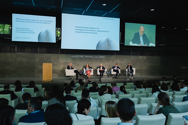 Un momento durante la mesa Transformación Digital en la investigación biomédica: potenciando la competitividad de España.