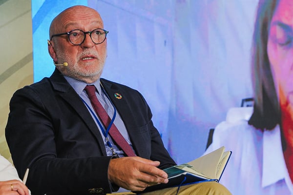 Rodrigo Gutiérrez, ex director general de Ordenación Profesional del Ministerio de Sanidad. Ex Director General de Calidad y Humanización de Atención Sanitaria de la Consejería de Sanidad de Castilla-La Mancha.