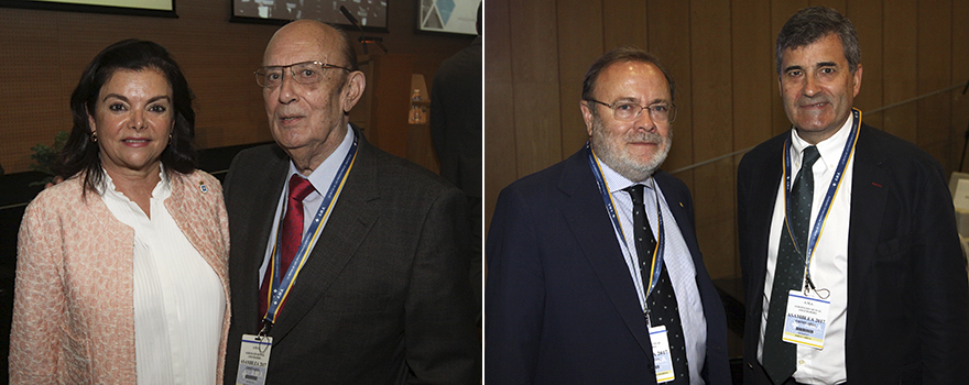 En la primera imagen, Carmen Peña con Manuel Campos Villarino, exsecretario general de AMA. A la derecha, Pérez Santamarina con Jorge Valera. 