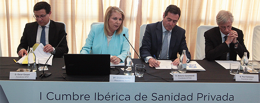 Óscar Gaspar, Cristina Contel, Antonio Garamendi y Paul Garassus durante la inauguración oficial de la I Cumbre Ibérica de Sanidad Privada.