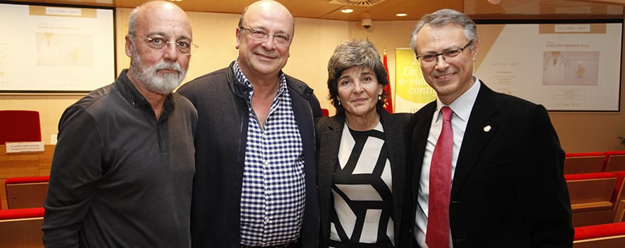 De izq. a dcha., todos ellos de Badajoz: Remisio Cordero Torres, médico internista y jefe de Estudios del Complejo Universitario de la provincia; Carlos López, vocal de Atención Primaria Urbana; Amparo Botejara y Juan José Torres. 