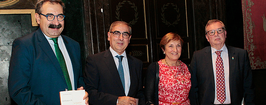 Jesús Fernández, consejero de Sanidad de Castilla-La Mancha; José Martínez Olmos; María Luisa Real; y Francisco del Busto, consejero de Sanidad de Asturias.