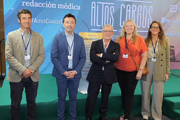 Bernardo Pax, gerente del Área de Salud de Menorca del Servicio de Salud de las Islas Baleares; Javier Ureña, director general del Servicio de Salud de las Islas Baleares; José Enrique Garcerán Azorín, gerente del Área de Salud de Ibiza y Formentera del Servicio de Salud de las Islas Baleares; Margarita Bujosa, directora de Recursos Humanos del Servicio de Salud de las Islas Baleares; y Catalina Reynés, directora de Coordinación Administrativa del Servicio de Salud de las Islas Baleares.