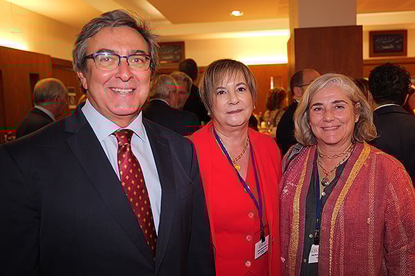 Juan López Cazorla, director Nacional Capital de Abex; María Luz de los Mártires Almingol, directora médica del Hospital Viamed Santa Elena y exdirectora general de Investigación y Docencia del Servicio Madrileño de Salud (Sermas); y Nuria de Diego, directora de Área Capital de Abex.