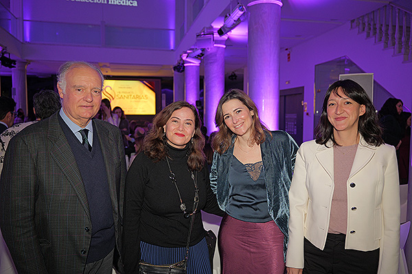 Pedro Cano, director ejecutivo CEO de Berbés Asociados; María Gallardo, jefa de Comunicación de Berbés Asociados; Lucía Barrera, Communication & Public Affairs Lead de Johnson & Johnson; y Cecilia Ossorio, Communication & Public Affairs Manager de Johnson & Johnson.