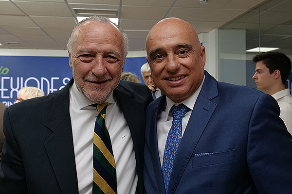 José María Pino junto a Eusebio Azorín, director de Relaciones Institucionales de Ilunion y del Área Sanitaria y Sociosanitaria del grupo.