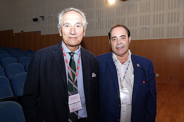 Vicenç Martínez, director científico del IDISCAM; y Javier Guijarro,responsable del Área de Logística y Aprovisionamiento de la Subdirección General de Contratación del Servicio Madrileño de Salud.