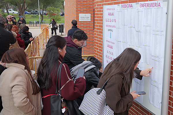 Ambiente en la facultad de Informática de la UCM donde se ha celebrado el examen EIR. 