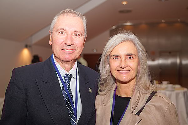 Miguel Moreno, director gerente del Hospital de la Axarquia de Málaga; y María Dolores Acón, directora del Observatorio de Salud Pública de Cantabria.