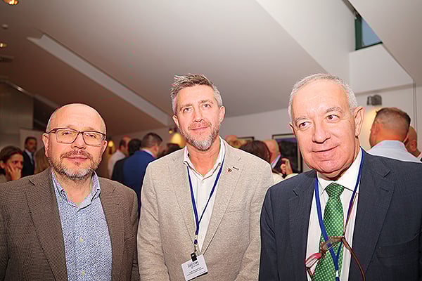 Alberto Lafuente, gerent de la Empresa publica de transporte sanitario Bidean SL; Edgar Lazcano; y José Soto.
