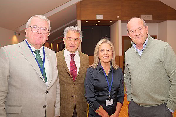 Alfonso Rodriguez-Hevia, director gente del Hospital Universitario de León; José Jolín, gerente de Asistencia Sanitaria de Palencia; Elena Bollo, directora médica del Hospital Universitario de León; Luis Gómez, gerente de Asistencia Sanitaria de Segovia.